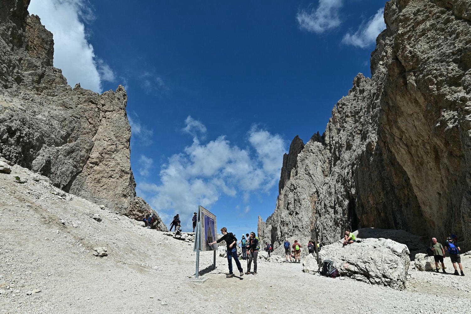 義大利。Dolomites多洛米蒂Val Gardena經典健行步道,Sassolungo環線 - 第20張圖