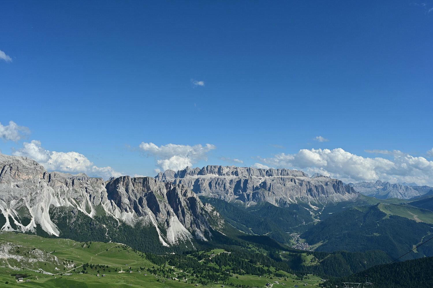義大利。 Dolomites多洛米蒂,Ortisei小鎮搭纜車上Alpe di Seceda刀背山,探訪多洛米蒂最知名的景點! - 第18張圖
