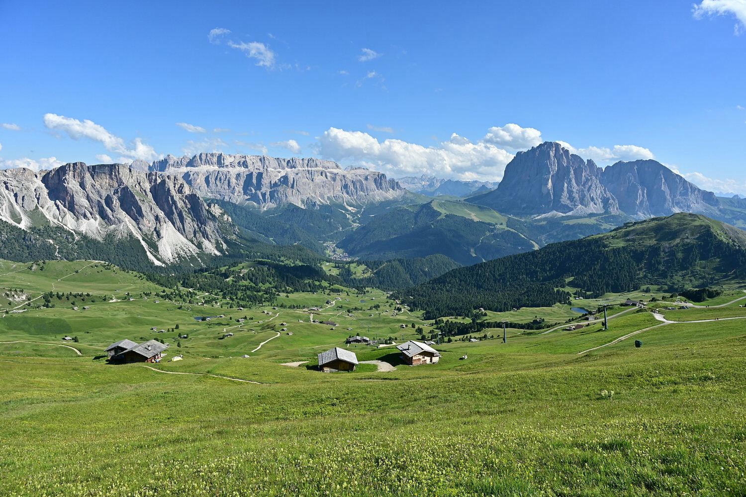 義大利。 Dolomites多洛米蒂,Ortisei小鎮搭纜車上Alpe di Seceda刀背山,探訪多洛米蒂最知名的景點! - 第19張圖
