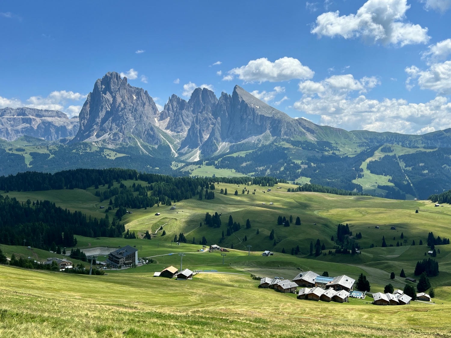 義大利。多洛米蒂Dolomites,Ortisei小鎮搭纜車上歐洲最高高山草原Alpe di Siusi / Seiser Alm 休斯高原,交通與行程安排建議 - 第32張圖