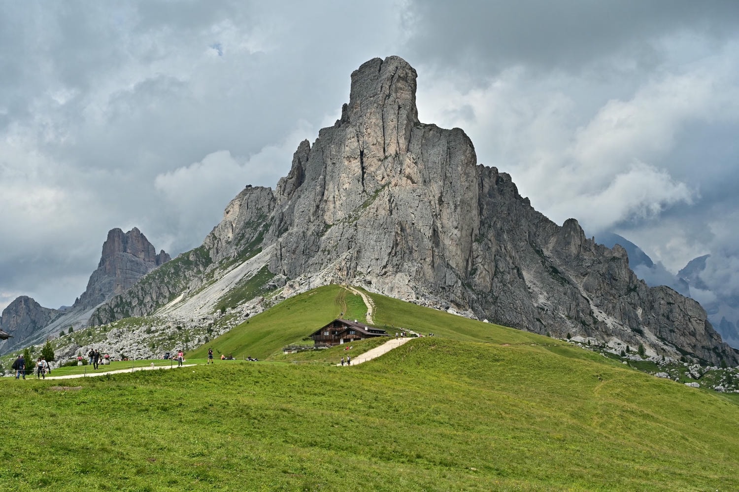 義大利。多洛米蒂Dolomites,五塔山The Cinque Torri交通資訊、健行步道推薦,Cortina d’Ampezzo地標之一! - 第32張圖