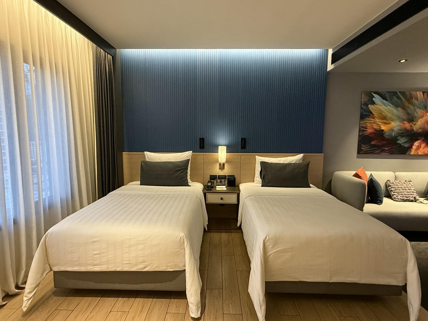 泰國。曼谷飯店推薦,Sindhorn Midtown Hotel Bangkok,近BTS Chit Lom奇隆站,空中泳池、超大兒童遊戲室,親子飯店首選! - 第13張圖
