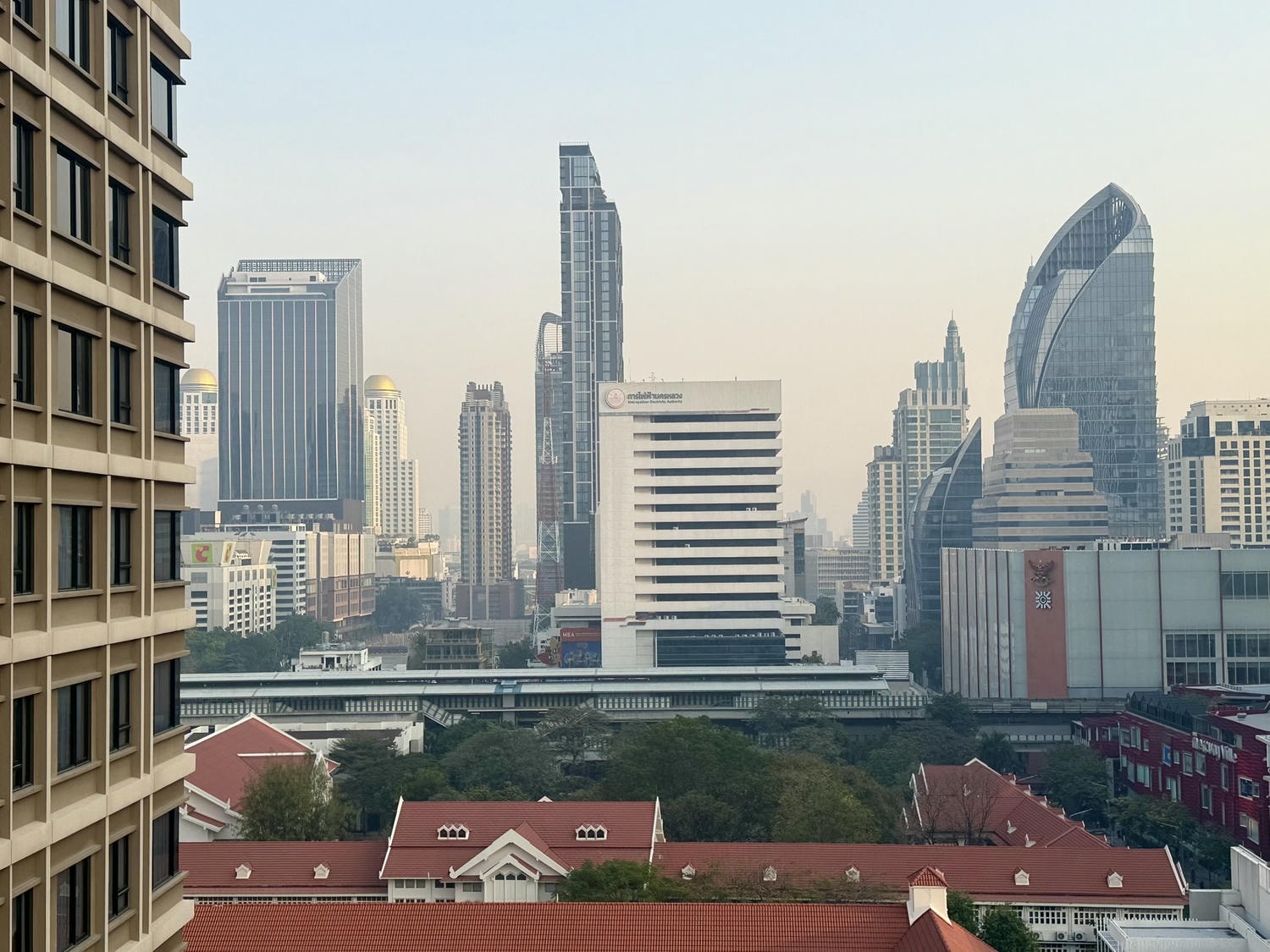泰國。曼谷飯店推薦,Sindhorn Midtown Hotel Bangkok,近BTS Chit Lom奇隆站,空中泳池、超大兒童遊戲室,親子飯店首選! - 第17張圖