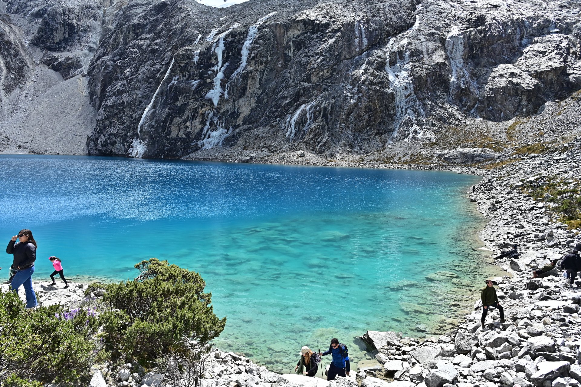 祕魯瓦拉斯 Laguna 69 │69湖一日健行攻略：交通、路線與注意事項