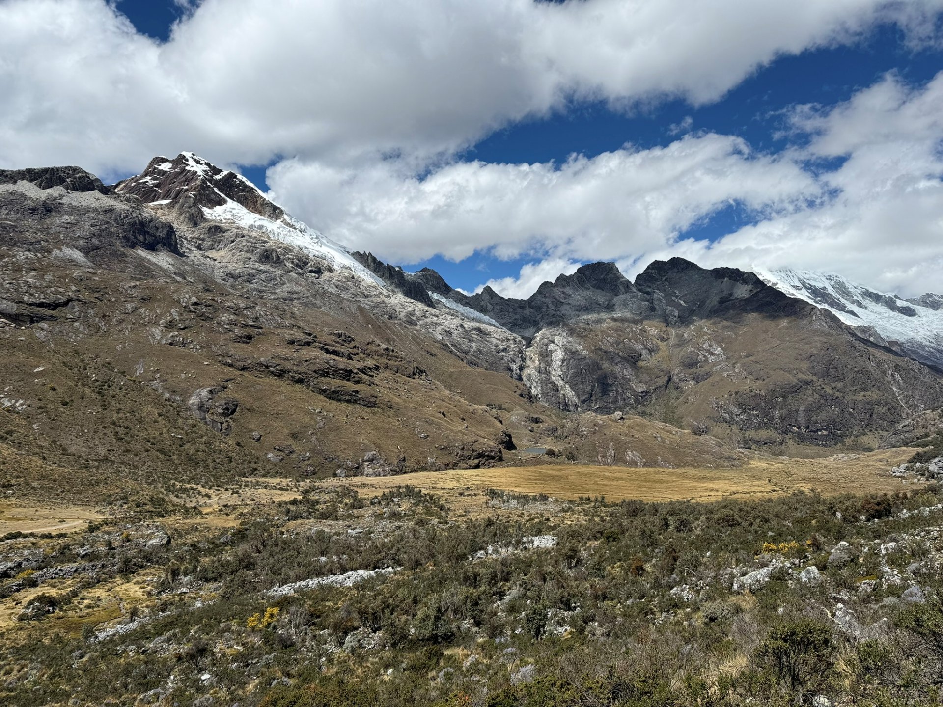祕魯瓦拉斯 Laguna 69 │69湖一日健行攻略：交通、路線與注意事項