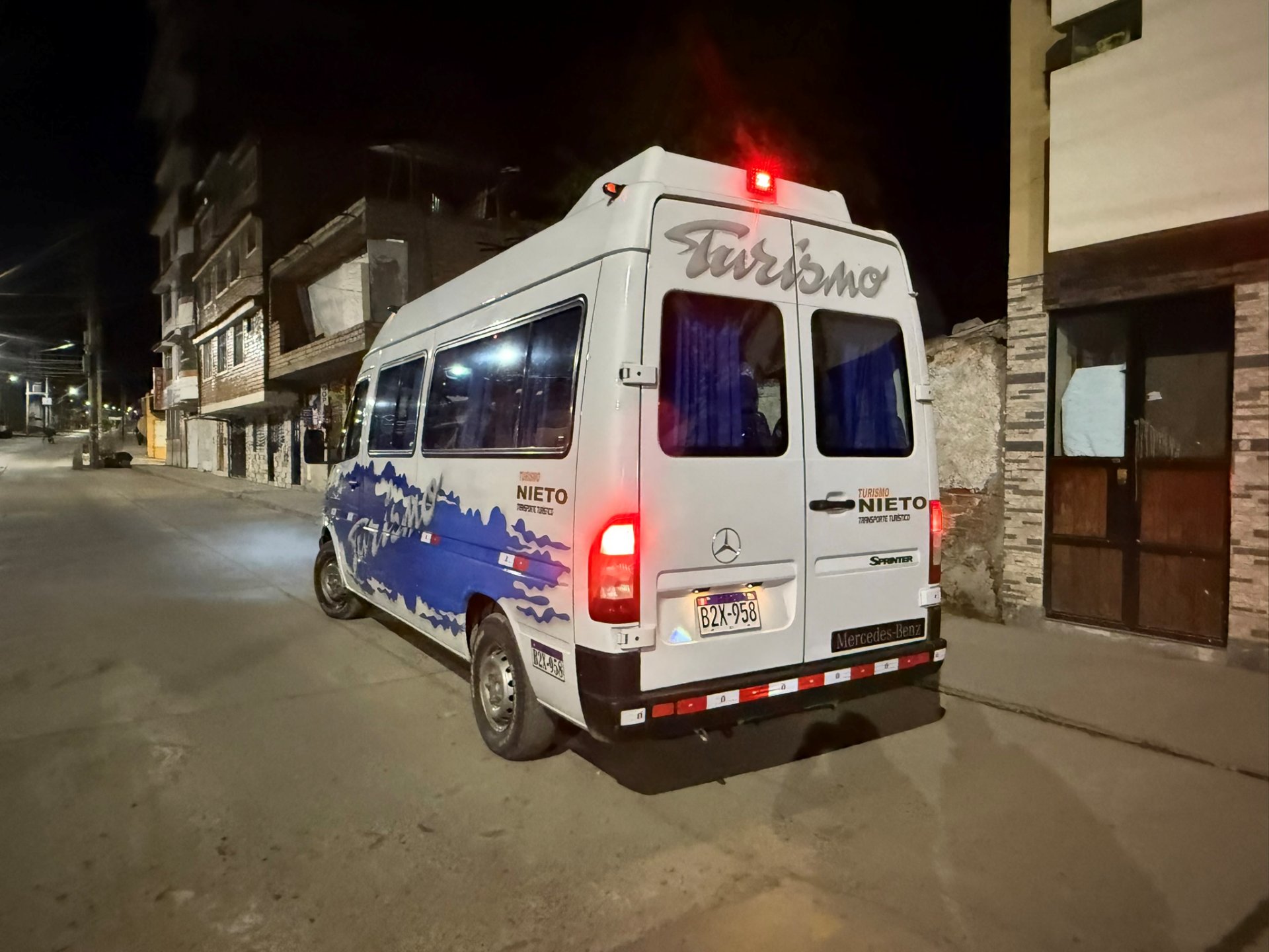 祕魯瓦拉斯必去！帕龍湖 Laguna Parón 自由行攻略：交通、步道、觀景點