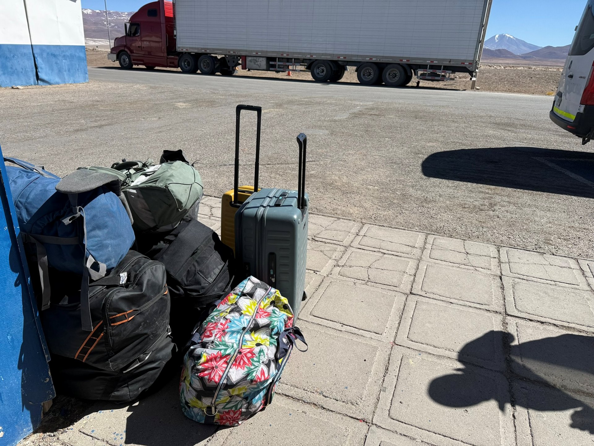 玻利維亞 Uyuni 經 Ollagüe 入境智利攻略|Hito Cajón 之外的替代路線(含 Calama 轉車 阿卡塔馬交通) - 第11張圖 玻利維亞 Uyuni 經 Ollagüe 入境智利攻略|Hito Cajón 之外的替代路線(含 Calama 轉車 阿卡塔馬交通)